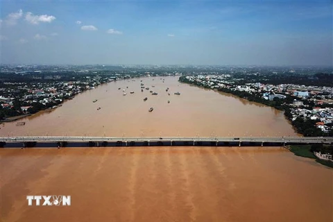 Sông Đồng Nai đoạn chảy qua thành phố Biên Hòa. (Ảnh: Sỹ Tuyên/TTXVN)