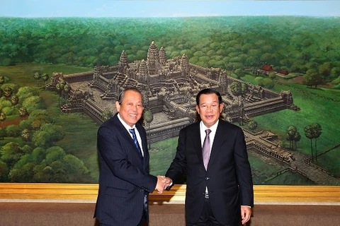 Phó Thủ tướng Thường trực Trương Hòa Bình và Thủ tướng Campuchia Samdech Hun Sen. (Nguồn: baochinhphu.vn)