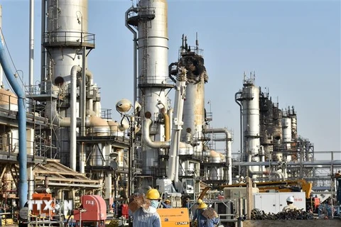 Nhà máy lọc dầu của Tập đoàn Dầu mỏ quốc gia Saudi Aramco, Saudi Arabia. (Ảnh: AFP/TTXVN)