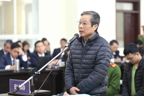 Bị cáo Nguyễn Bắc Son trả lời các câu hỏi của Hội đồng xét xử. (Ảnh: Doãn Tấn/TTXVN)