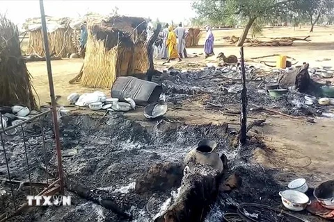 Hiện trường một vụ tấn công do Boko Haram ở Nigeria. (Ảnh: AFP/TTXVN)