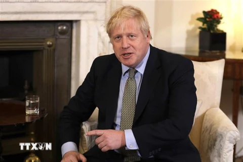 Thủ tướng Anh Boris Johnson phát biểu tại London. (Ảnh: AFP/TTXVN)