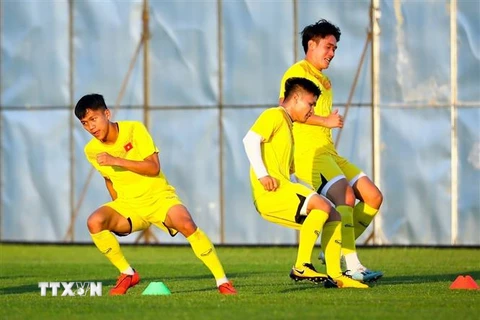 Các cầu thủ U23 Việt Nam trong một buổi tập. (Ảnh: Hoàng Linh/TTXVN)