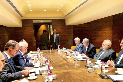 Đại diện ngoại giao cấp cao của Liên minh châu Âu (EU) Josep Borrell gặp Ngoại trưởng Iran Javad Zarif tại thủ đô New Delhi (Ấn Độ). (Nguồn: IRNA)