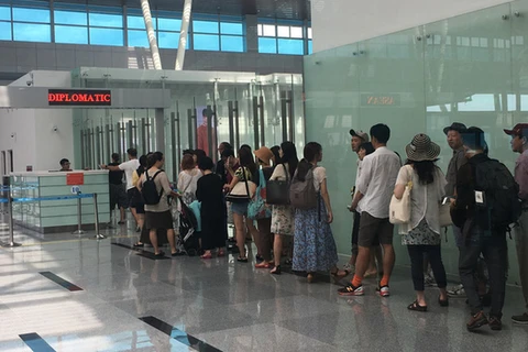 166 khách du lịch từ Vũ Hán được đưa trở lại Trung Quốc