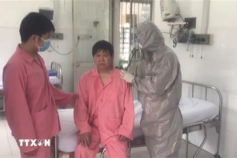 Bệnh nhân Li Ding đã cho kết quả âm tính lần thứ 1 với virus corona. (Ảnh: TTXVN)