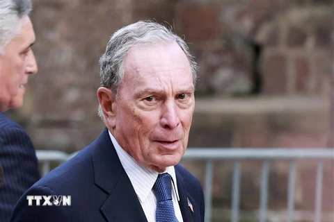 Tỷ phú Michael Bloomberg tới dự một sự kiện ở New York, Mỹ. (Ảnh: AFP/TTXVN)