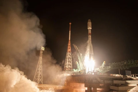 Tên lửa đẩy Soyuz của Nga đưa 34 vệ tinh liên lạc của công ty OneWeb của Anh lên quỹ đạo. (Nguồn: Roscosmos)