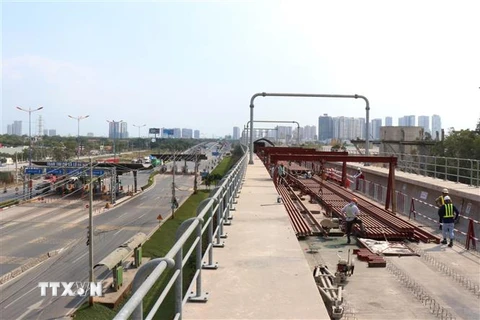 Công trường thi công tuyến metro số 1 Bến Thành-Suối Tiên. (Ảnh: Tiến Lực/TTXVN)