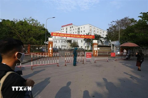 Bệnh viện bệnh lý hô hấp cấp tính số 2 (thành phố Hạ Long), nơi thu dung, điều trị và cách ly bệnh nhân COVID-19. (Ảnh: Minh Quyết/TTXVN)