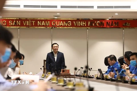 Bí thư Thành ủy Hà Nội Vương Đình Huệ phát biểu chỉ đạo tại buổi làm việc. (Ảnh: Văn Điệp/TTXVN)
