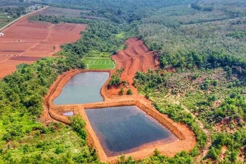 Công ty Sông Hiền tự ý chặn dòng nguồn nước hồ chứa Rú Lịnh, ảnh hưởng nguồn nước tưới sản xuất nông nghiệp. (Nguồn: tinhuyquangtri.vn)