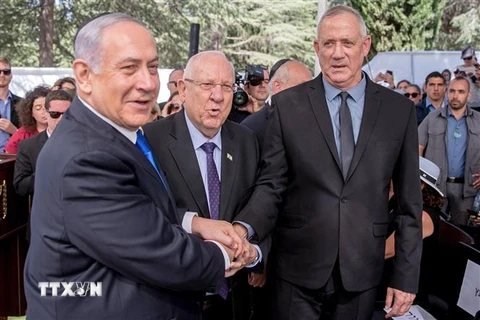 Thủ tướng Israel Benjamin Netanyahu, Tổng thống Israel Reuven Rivlin và Thủ lĩnh đảng Xanh-Trắng Benny Gantz tại cuộc gặp ở Jerusalem ngày 9/9/2019. (Ảnh: AFP/TTXVN)