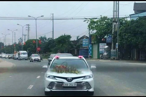 Đoàn xe rước dâu trong mùa dịch COVID-19 ở Hương Khê, Hà Tĩnh. (Ảnh cắt từ clip)