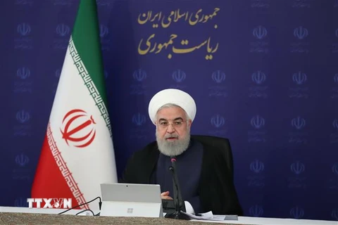 Tổng thống Iran Hassan Rouhani tại cuộc họp nội các ở Tehran, Iran. (Ảnh: AFP/TTXVN)