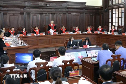Chánh án Tòa án nhân dân Tối cao Nguyễn Hòa Bình, Chủ tọa phiên tòa, phát biểu khai mạc phiên xét xử. (Ảnh: Doãn Tấn/TTXVN)
