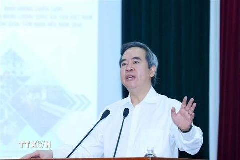 Trưởng Ban Kinh tế Trung ương Nguyễn Văn Bình quán triệt Nghị quyết số 55 của Bộ Chính trị về định hướng Chiến lược phát triển năng lượng quốc gia của Việt Nam đến năm 2030, tầm nhìn đến năm 2045. (Ảnh: Phương Hoa/TTXVN)