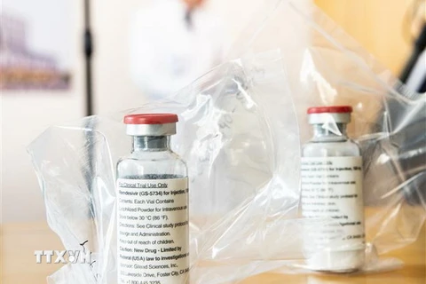 Thuốc kháng virus Remdesivir được giới thiệu tại Hamburg, Đức. (Ảnh: AFP/TTXVN)