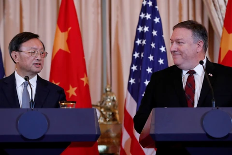 Ngoại trưởng Mỹ Mike Pompeo và Chủ nhiệm Văn phòng Ủy ban Công tác đối ngoại Trung ương Đảng Cộng sản Trung Quốc Dương Khiết Trì. (Nguồn: Reuters)