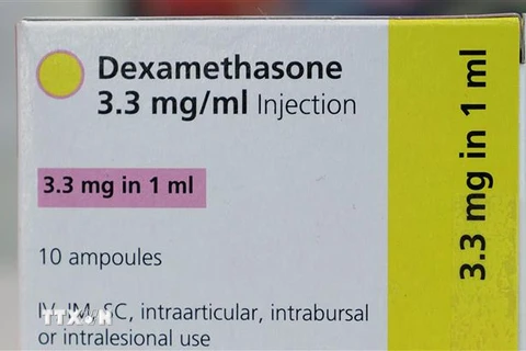 Thuốc dexamethasone được bán tại hiệu thuốc ở London, Anh. (Ảnh: AFP/TTXVN)