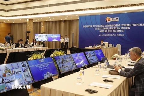 Quang cảnh Hội nghị trực tuyến Bộ trưởng RCEP giữa kỳ lần thứ 10 tại Hà Nội. (Ảnh: Hoàng Việt/TTXVN)