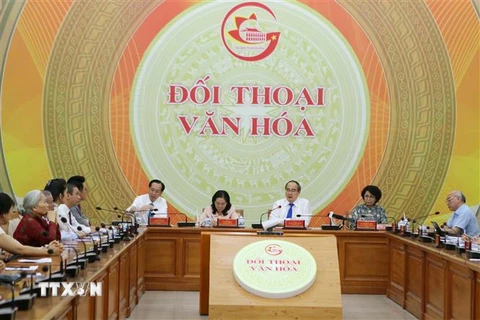 Bí thư Thành ủy Thành phố Hồ Chí Minh Nguyễn Thiện Nhân phát biểu tại buổi đối thoại. (Ảnh: Thanh Vũ /TTXVN)