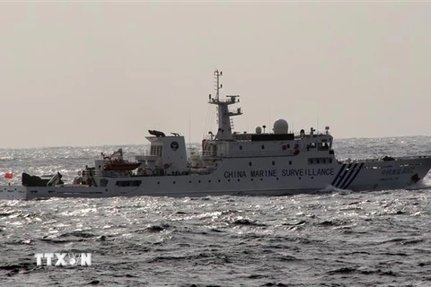 Tàu hải giám Haijian 8002 của Trung Quốc tuần tra gần quần đảo tranh chấp với Nhật Bản trên biển Hoa Đông. (Ảnh: AFP/TTXVN)