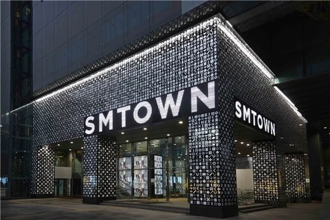SM mở cửa hàng bán đồ thần tượng K-Pop tại Việt Nam