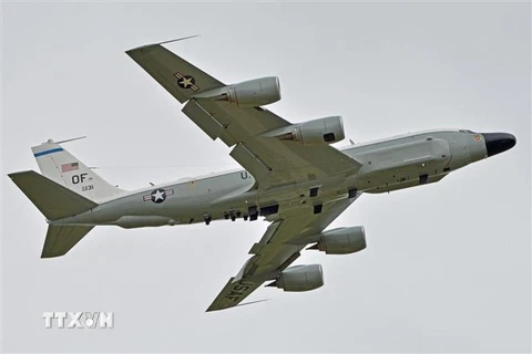 Máy bay trinh sát RC-135W Rivet Joint của Mỹ. (Ảnh: TASS/TTXVN)