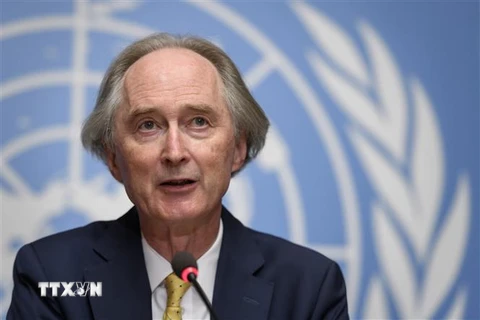 Đặc phái viên Liên hợp quốc về Syria Geir Pedersen phát biểu trong cuộc họp báo trước Vòng thảo luận về Hiến pháp Syria tại Geneva, Thụy Sĩ. (Ảnh: AFP/TTXVN)