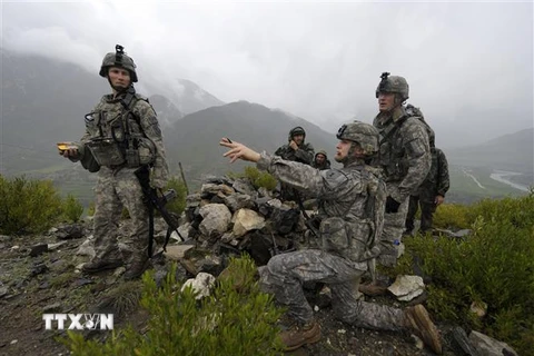 Binh sỹ Mỹ tham gia chiến dịch quân sự tại Nishagam, tỉnh Kunar, Afghanistan. (Ảnh: AFP/TTXVN)