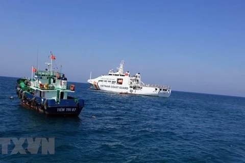 Cảnh sát biển vùng 2 của Việt Nam tuần tra trên biển. (Ảnh: Trần Tĩnh/TTXVN)