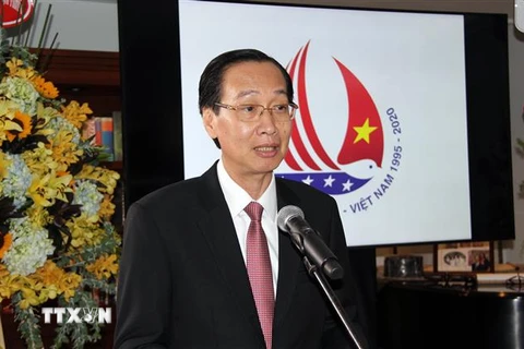 Ông Lê Thanh Liêm, Phó Chủ tịch Thường trực UBND Thành phố, phát biểu tại lễ kỷ niệm lần thứ 244 Quốc khánh Hoa Kỳ. (Ảnh: TTXVN phát)