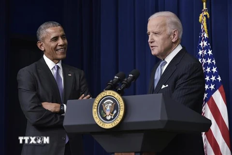 Ông Barack Obama (trái), lúc đương nhiệm Tổng thống Mỹ và ông Joe Biden khi còn là Phó Tổng thống. (Ảnh: AFP/TTXVN)