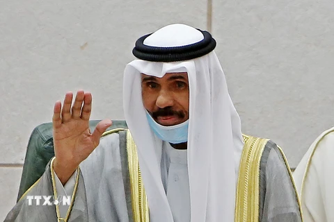 Quốc vương Sheikh Nawaf Al-Ahmad Al-Jaber Al-Sabah dự phiên họp Quốc hội tại Kuwait City ngày 20/10/2020. (Ảnh: AFP/TTXVN)