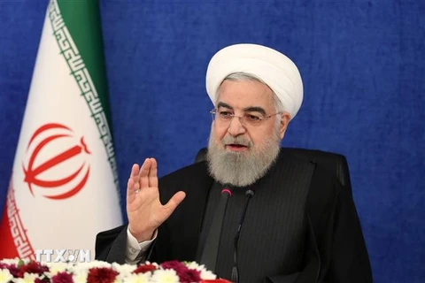Tổng thống Iran Hassan Rouhani (ảnh) hối thúc chính quyền mới của Mỹ quay lại Thỏa thuận hạt nhân năm 2015 và dỡ bỏ các biện pháp trừng phạt nhằm vào Tehran. (Ảnh: AFP/TTXVN)