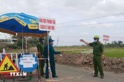 Các chốt phong tỏa trên địa bàn thị xã Ayun Pa (Gia Lai). (Ảnh: TTXVN phát)