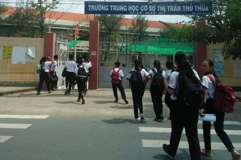 Trường Trung học cơ sở thị trấn Thủ Thừa. (Nguồn: baolongan.vn)