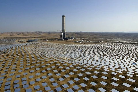 Một cánh đồng pin điện Mặt Trời tại Israel. (Nguồn: AP)