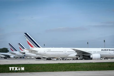 Máy bay của Air France tại sân bay Roissy-Charles de Gaulle, gần Paris, Pháp. (Ảnh: AFP/TTXVN)