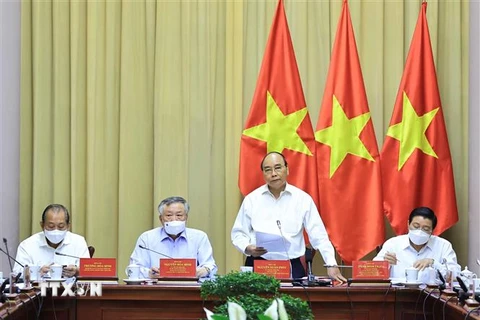 Chủ tịch nước Nguyễn Xuân Phúc, Trưởng Ban Cải cách Tư pháp Trung ương phát biểu. (Ảnh: Thống Nhất/TTXVN)