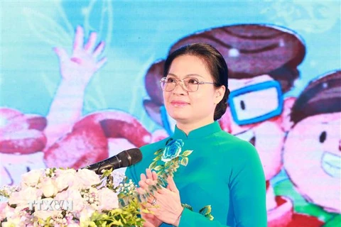 Chủ tịch Hội Liên hiệp Phụ nữ Việt Nam Hà Thị Nga phát biểu khai mạc chương trình. (Ảnh: Phương Hoa/TTXVN)