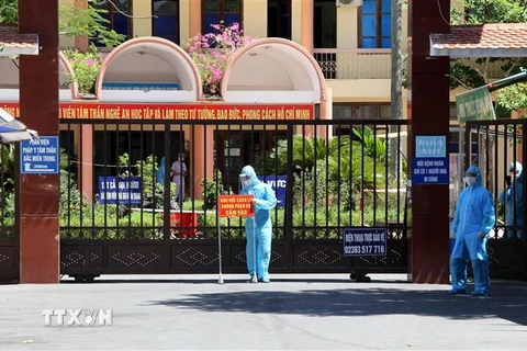 Bệnh viện Tâm thần Nghệ An bị phong tỏa vì có nhân viên dương tính với SARS-CoV-2. (Ảnh: Văn Tý/TTXVN)