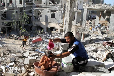 Cảnh đổ nát sau cuộc chiến tại Dải Gaza. (Ảnh: THX/TTXVN)