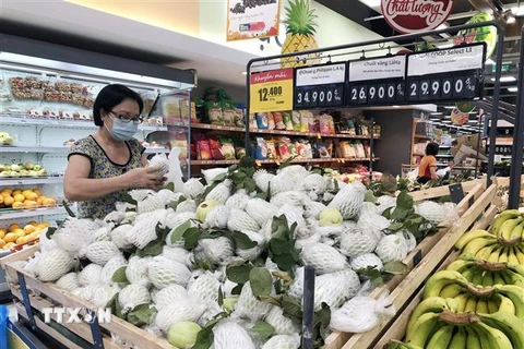 Nhiều mặt hàng nông sản bày bán tại siêu thị Thành phố Hồ Chí Minh. (Ảnh: Mỹ Phương/TTXVN)