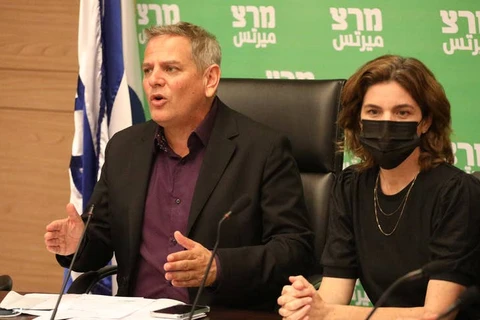 Bộ trưởng Y tế Israel Nitzan Horowitz (trái) và Bộ trưởng Bảo vệ Môi trường Tamar Zandberg. (Nguồn: haaretz.com)