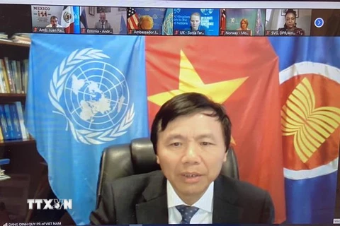 Đại sứ Đặng Đình Quý - Trưởng phái đoàn đại diện Việt Nam tại Liên hợp quốc - phát biểu trong cuộc họp. (Ảnh: Hữu Thanh/TTXVN)