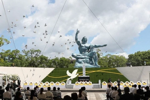 Lễ tưởng niệm 76 năm ngày Mỹ ném bom nguyên tử xuống thành phố Nagasaki. (Nguồn: Kyodo)
