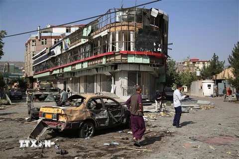 Hiện trường một vụ đánh bom xe ở Kabul, Afghanistan. (Ảnh: THX/TTXVN)