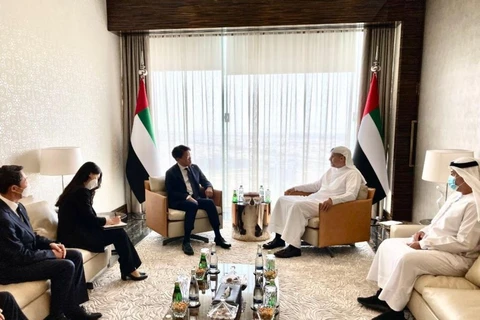 Trưởng phái đoàn Hàn Quốc Chang Je-won gặp Tổng thống UAE Sheikh Mohamed bin Zayed Al Nahyan. (Nguồn: Yonhap)